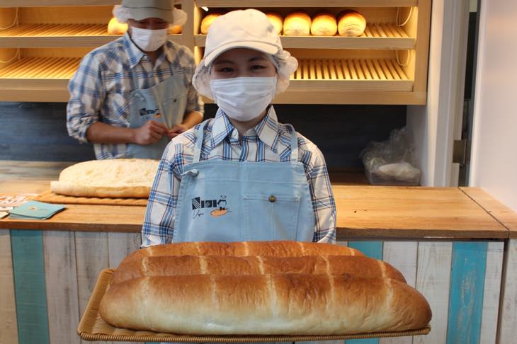 日本初「生ソフトフランスパン」誕生！全長60センチのふわふわ食感！専門店が代官山にオープン。